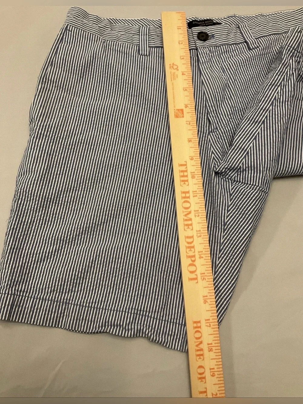 Banana Republic Men’s Aiden Chino Blue and White Striped Flat-Front Shorts